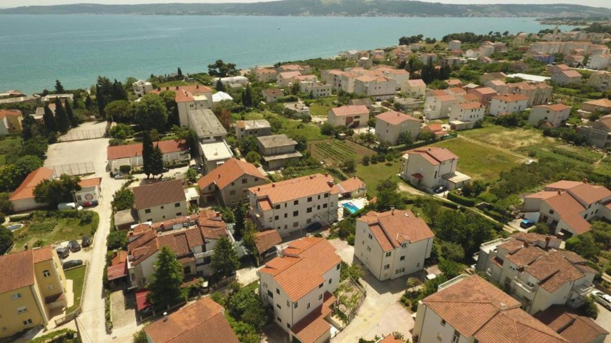 Kastel Stafilic Comfortable Apartments Kastela Exterior photo