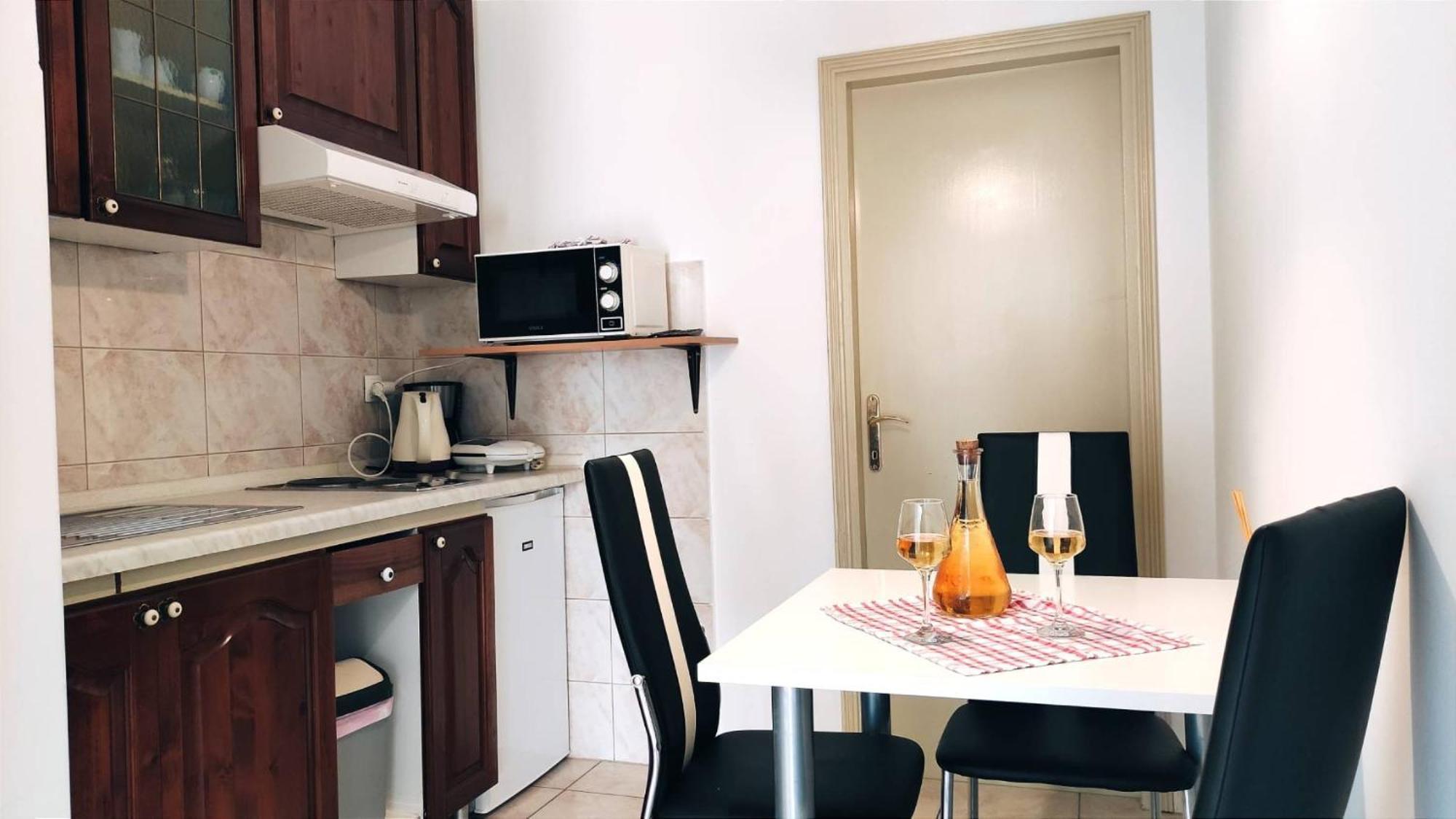 Kastel Stafilic Comfortable Apartments Kastela Exterior photo