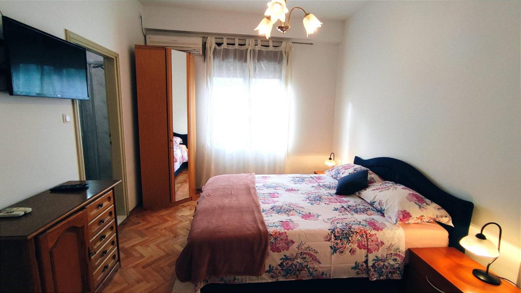 Kastel Stafilic Comfortable Apartments Kastela Exterior photo